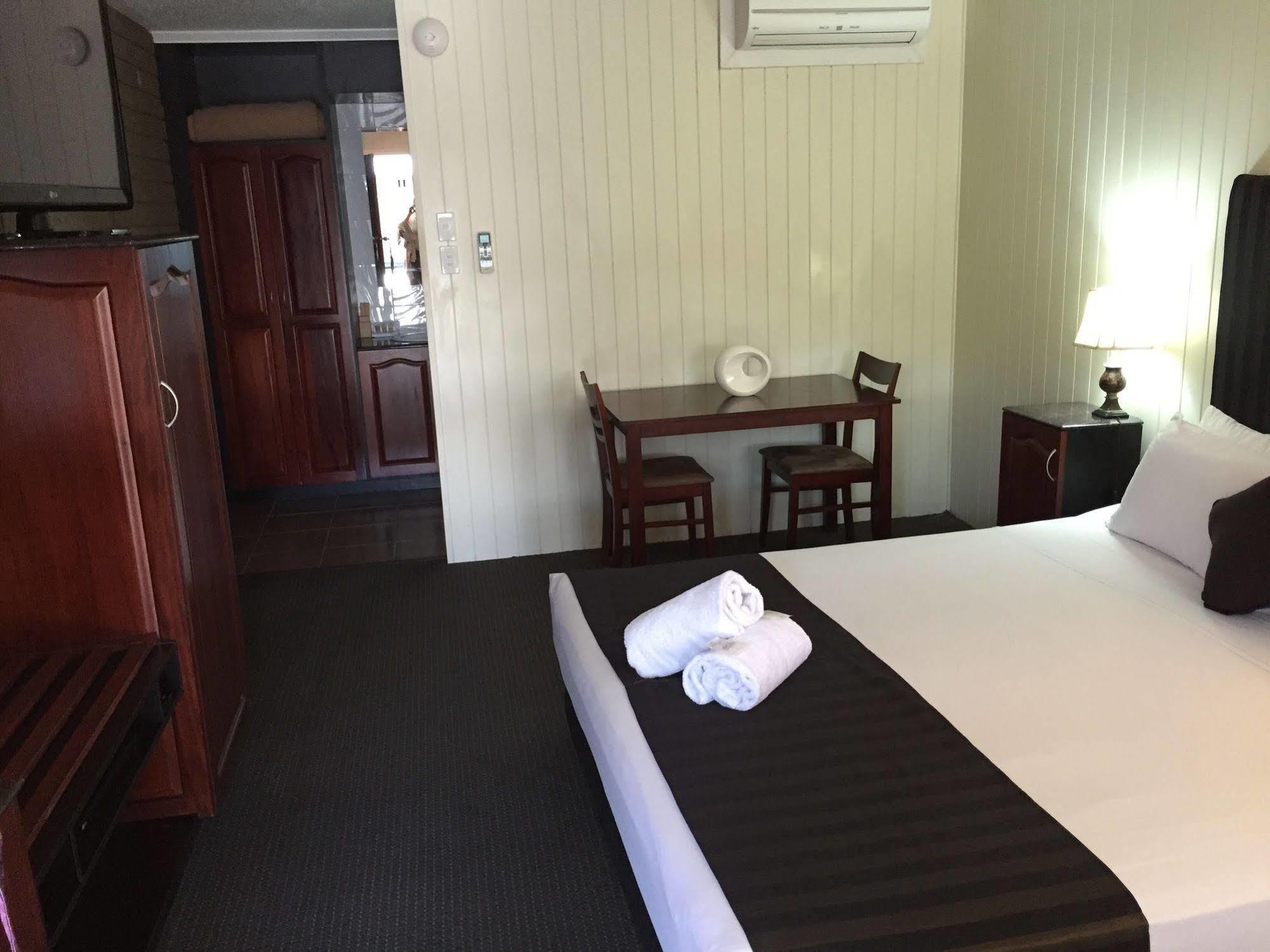 Country Plaza Motor Inn Mackay Luaran gambar